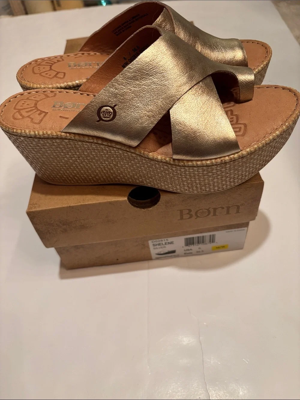 NWT Born Shelene Metallic Panna Cotta Gold Wedge Slide Sandals 6